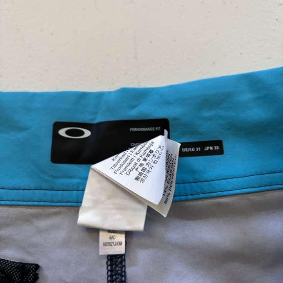 New mens Oakley board shorts various sizes - Picture 5 of 5